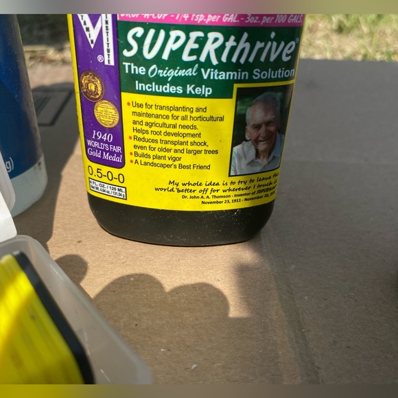 Used PH TEST KIT Without test strips & a bottle of superthrive plant nutrients - Picture 4 of 4